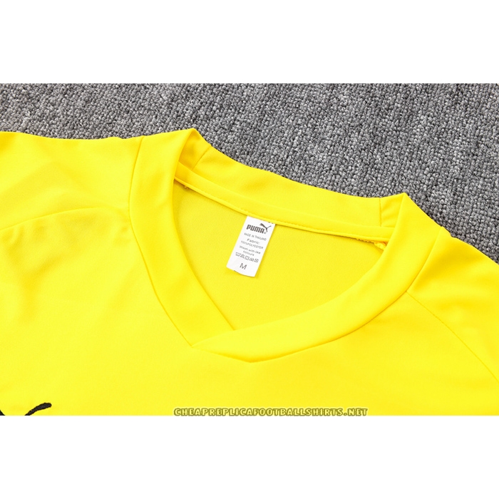 Tracksuit
 Borussia Dortmund 2022-2023 Short Sleeve
 Yellow
 - Shorts
